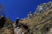 49 Il sentiero attrezzato si impenna